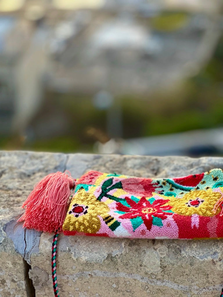 Clutch Tapizado Bordado Floral
